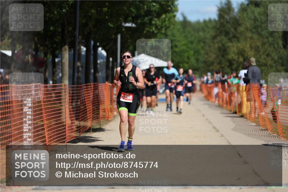 07.09.2025 - 19. Norderstedt Triathlon Michael Strokosch http://msf.ph/oto/8745774 07.09.2025 12:36:02 Laufen 1242, 1258 meine-sportfotos.de