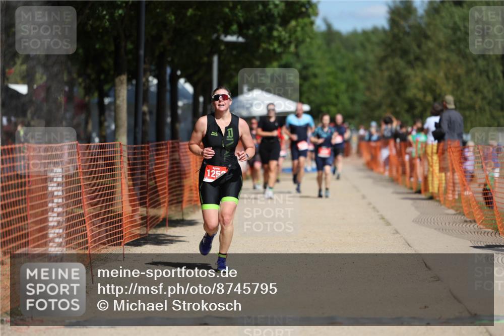 07.09.2025 - 19. Norderstedt Triathlon Michael Strokosch http://msf.ph/oto/8745795 07.09.2025 12:36:02 Laufen 1242, 1258 meine-sportfotos.de