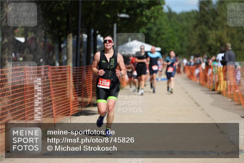 07.09.2025 - 19. Norderstedt Triathlon Michael Strokosch http://msf.ph/oto/8745826 07.09.2025 12:36:03 Laufen 1242, 1258 meine-sportfotos.de