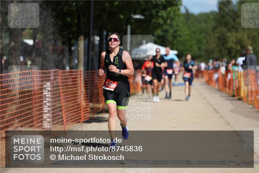 07.09.2025 - 19. Norderstedt Triathlon Michael Strokosch http://msf.ph/oto/8745836 07.09.2025 12:36:03 Laufen 1242, 1258 meine-sportfotos.de