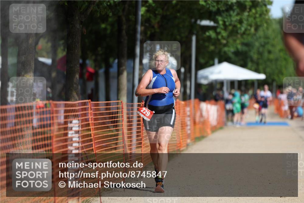 07.09.2025 - 19. Norderstedt Triathlon Michael Strokosch http://msf.ph/oto/8745847 07.09.2025 11:59:16 Laufen 229, 281, 760 meine-sportfotos.de