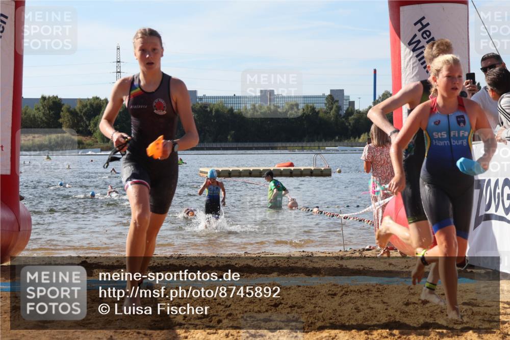 07.09.2025 - 19. Norderstedt Triathlon Luisa Fischer http://msf.ph/oto/8745892 07.09.2025 10:24:56 Schwimmen 61, 62, 73, 100, 111, 120, 126, 130 meine-sportfotos.de