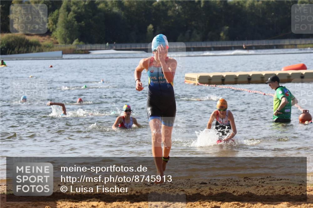 07.09.2025 - 19. Norderstedt Triathlon Luisa Fischer http://msf.ph/oto/8745913 07.09.2025 10:24:59 Schwimmen 61, 62, 73, 80, 91, 100, 111, 120, 126, 130 meine-sportfotos.de