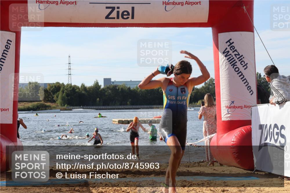 07.09.2025 - 19. Norderstedt Triathlon Luisa Fischer http://msf.ph/oto/8745963 07.09.2025 10:25:01 Schwimmen 61, 62, 80, 91, 100, 111, 126, 130 meine-sportfotos.de
