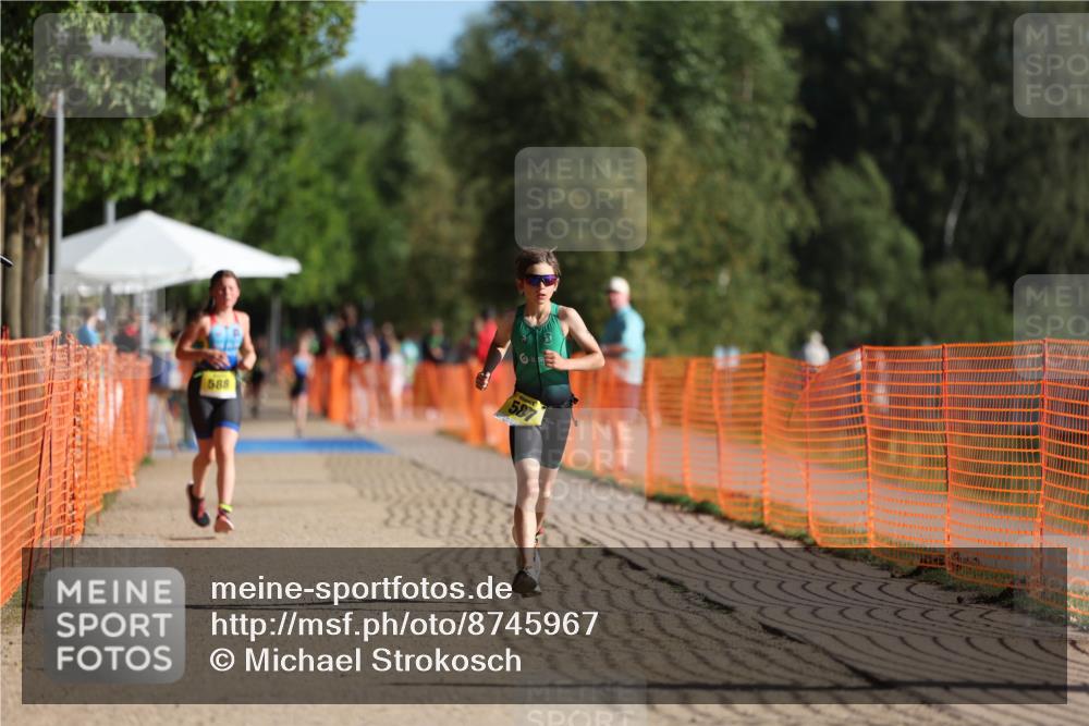 07.09.2025 - 19. Norderstedt Triathlon Michael Strokosch http://msf.ph/oto/8745967 07.09.2025 09:44:04 Laufen 563, 586, 587, 613 meine-sportfotos.de