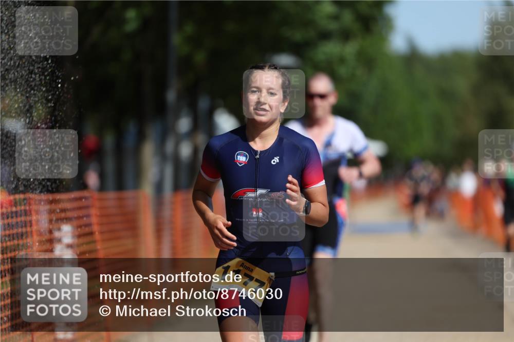 07.09.2025 - 19. Norderstedt Triathlon Michael Strokosch http://msf.ph/oto/8746030 07.09.2025 11:59:36 Laufen 296, 1177, 1383 meine-sportfotos.de