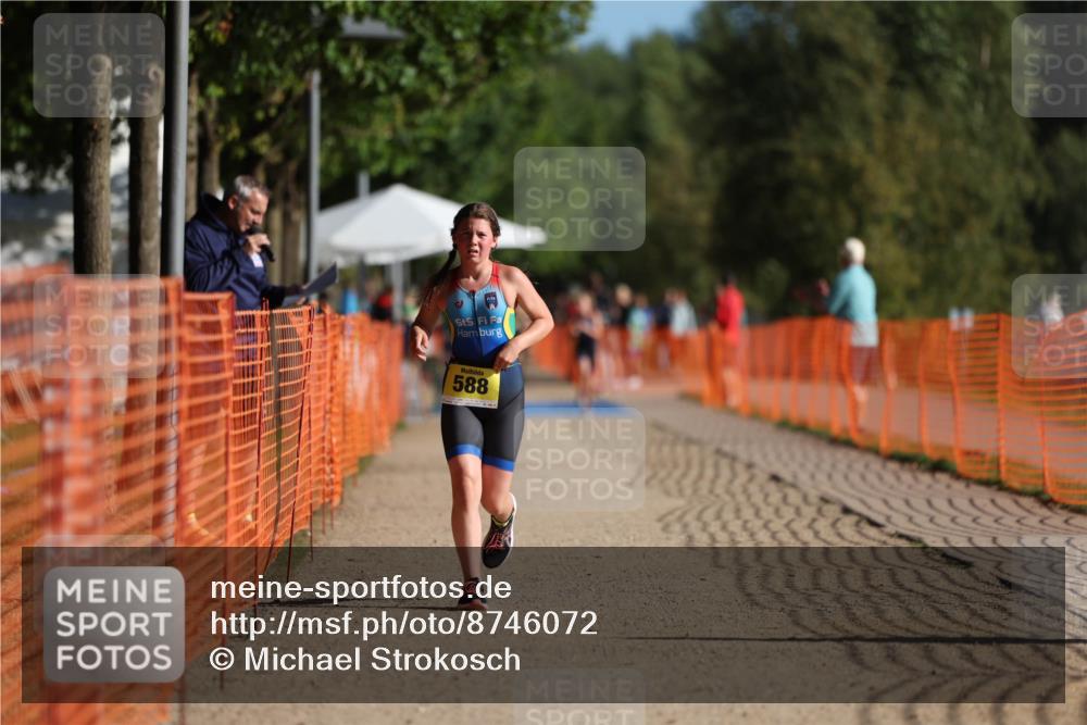 07.09.2025 - 19. Norderstedt Triathlon Michael Strokosch http://msf.ph/oto/8746072 07.09.2025 09:44:09 Laufen 587, 588 meine-sportfotos.de