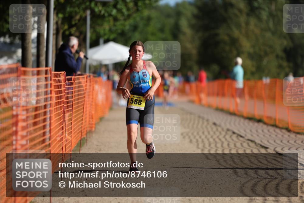 07.09.2025 - 19. Norderstedt Triathlon Michael Strokosch http://msf.ph/oto/8746106 07.09.2025 09:44:11 Laufen 587, 588 meine-sportfotos.de