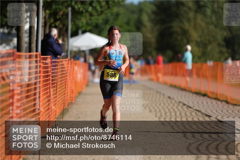 07.09.2025 - 19. Norderstedt Triathlon Michael Strokosch http://msf.ph/oto/8746114 07.09.2025 09:44:11 Laufen 587, 588 meine-sportfotos.de