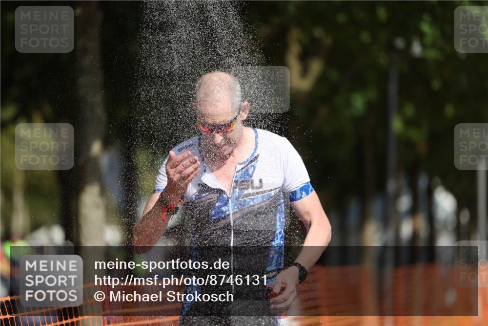 07.09.2025 - 19. Norderstedt Triathlon Michael Strokosch http://msf.ph/oto/8746131 07.09.2025 11:59:39 Laufen 296, 1177, 1383 meine-sportfotos.de