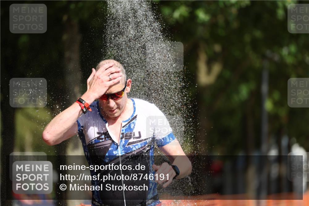 07.09.2025 - 19. Norderstedt Triathlon Michael Strokosch http://msf.ph/oto/8746191 07.09.2025 11:59:41 Laufen 296, 1383 meine-sportfotos.de