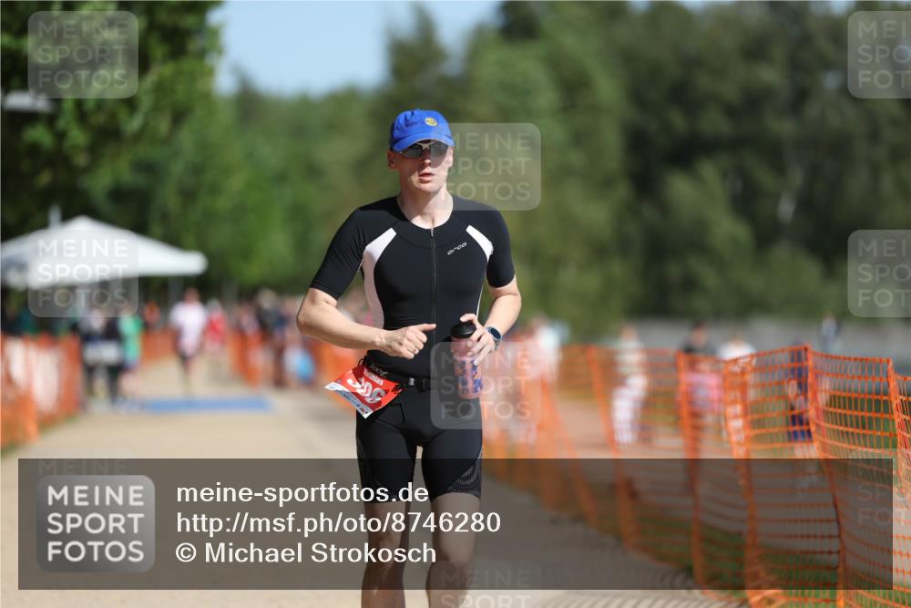 07.09.2025 - 19. Norderstedt Triathlon Michael Strokosch http://msf.ph/oto/8746280 07.09.2025 11:59:53 Laufen 306 meine-sportfotos.de