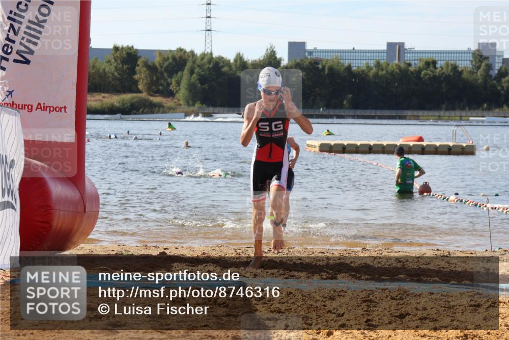 07.09.2025 - 19. Norderstedt Triathlon Luisa Fischer http://msf.ph/oto/8746316 07.09.2025 10:25:29 Schwimmen 67, 92, 106, 127, 129 meine-sportfotos.de