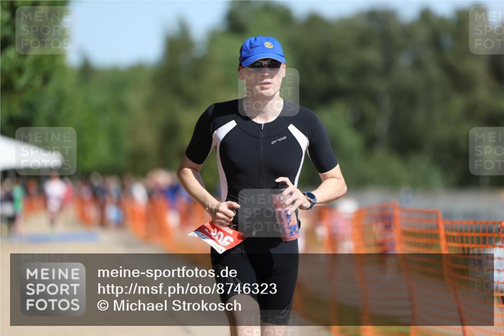 07.09.2025 - 19. Norderstedt Triathlon Michael Strokosch http://msf.ph/oto/8746323 07.09.2025 11:59:54 Laufen 306 meine-sportfotos.de