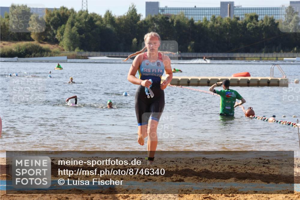 07.09.2025 - 19. Norderstedt Triathlon Luisa Fischer http://msf.ph/oto/8746340 07.09.2025 10:25:31 Schwimmen 67, 92, 129 meine-sportfotos.de