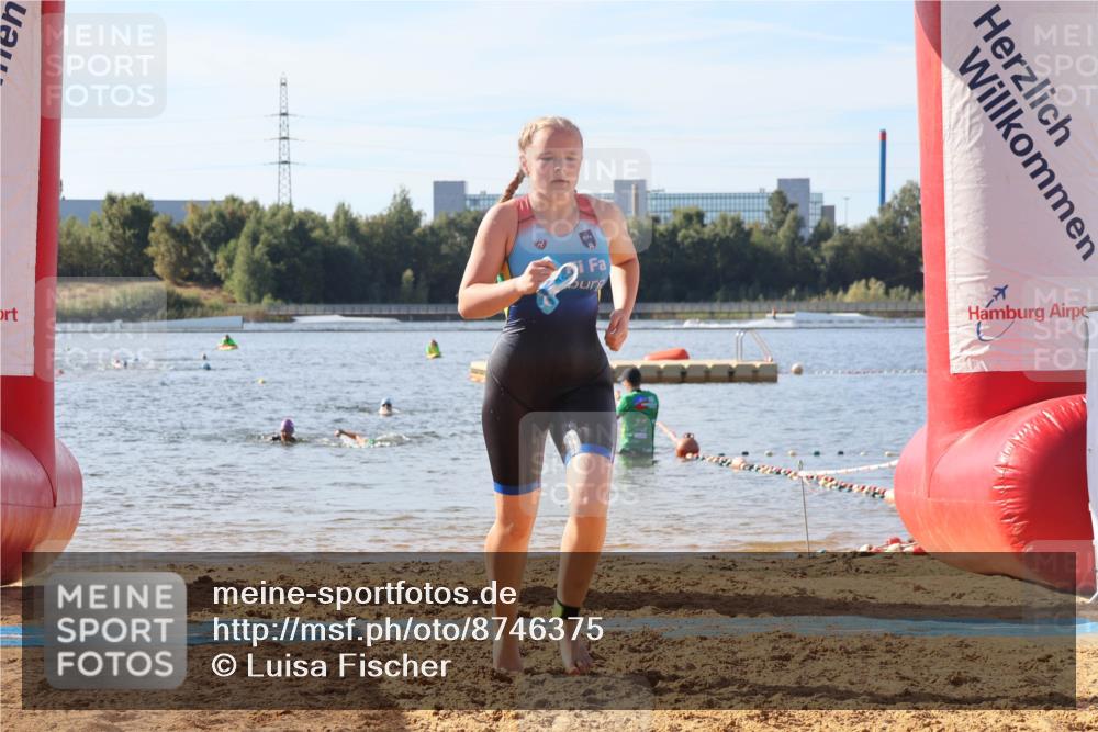 07.09.2025 - 19. Norderstedt Triathlon Luisa Fischer http://msf.ph/oto/8746375 07.09.2025 10:25:33 Schwimmen 67, 92, 129 meine-sportfotos.de
