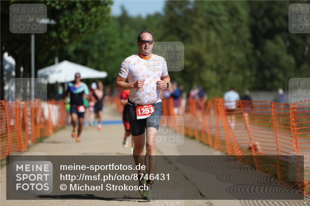 07.09.2025 - 19. Norderstedt Triathlon Michael Strokosch http://msf.ph/oto/8746431 07.09.2025 12:00:17 Laufen 714, 749, 1253 meine-sportfotos.de