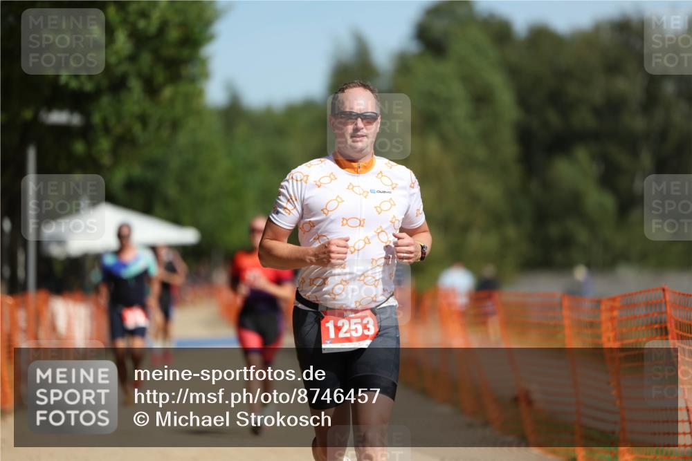 07.09.2025 - 19. Norderstedt Triathlon Michael Strokosch http://msf.ph/oto/8746457 07.09.2025 12:00:19 Laufen 714, 749, 1253 meine-sportfotos.de