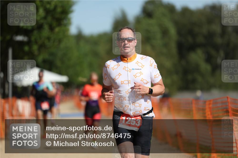 07.09.2025 - 19. Norderstedt Triathlon Michael Strokosch http://msf.ph/oto/8746475 07.09.2025 12:00:19 Laufen 714, 749, 1253 meine-sportfotos.de