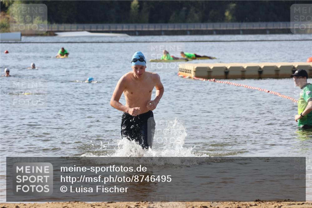 07.09.2025 - 19. Norderstedt Triathlon Luisa Fischer http://msf.ph/oto/8746495 07.09.2025 10:25:56 Schwimmen 99, 110, 693 meine-sportfotos.de