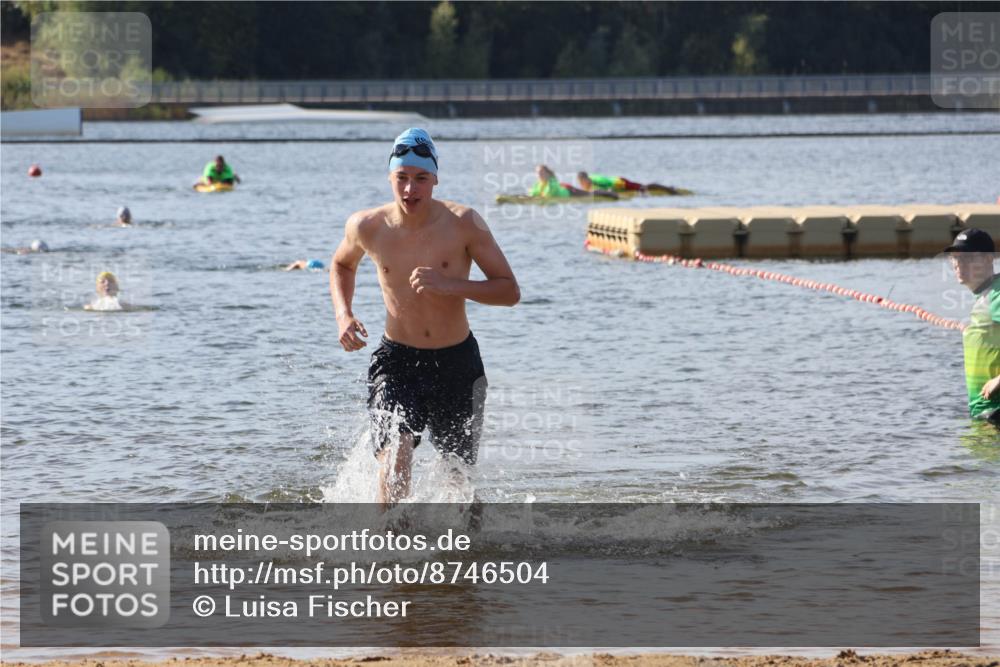 07.09.2025 - 19. Norderstedt Triathlon Luisa Fischer http://msf.ph/oto/8746504 07.09.2025 10:25:57 Schwimmen 99, 110, 693 meine-sportfotos.de