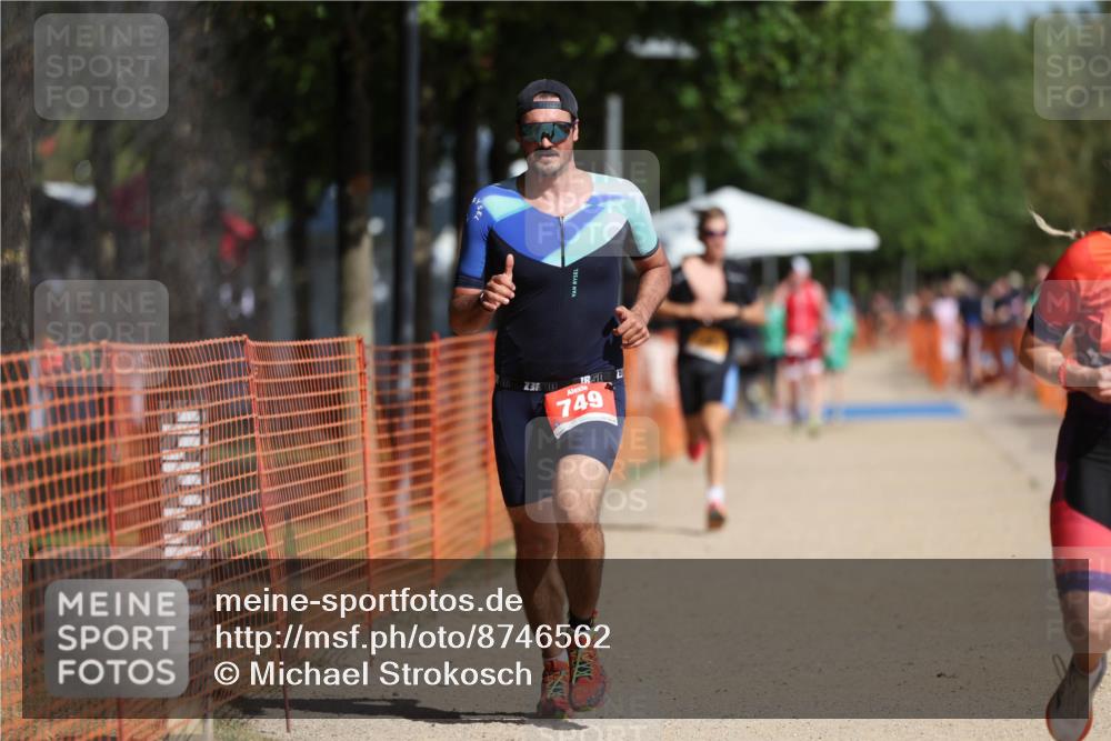 07.09.2025 - 19. Norderstedt Triathlon Michael Strokosch http://msf.ph/oto/8746562 07.09.2025 12:00:24 Laufen 714, 749, 1184 meine-sportfotos.de