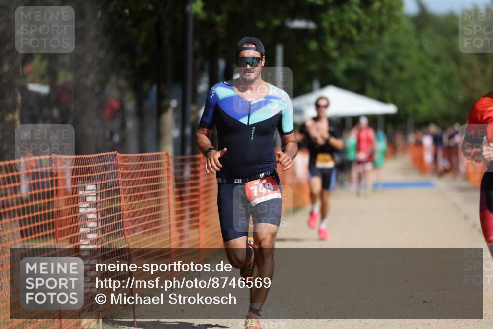 07.09.2025 - 19. Norderstedt Triathlon Michael Strokosch http://msf.ph/oto/8746569 07.09.2025 12:00:24 Laufen 714, 749, 1184 meine-sportfotos.de