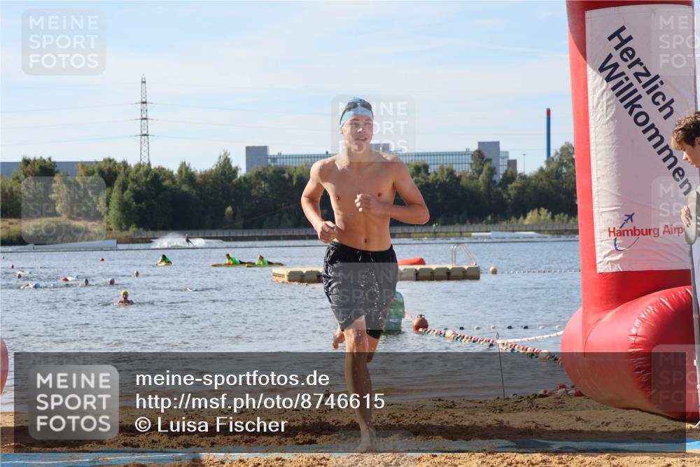 07.09.2025 - 19. Norderstedt Triathlon Luisa Fischer http://msf.ph/oto/8746615 07.09.2025 10:26:00 Schwimmen 99, 110, 693 meine-sportfotos.de