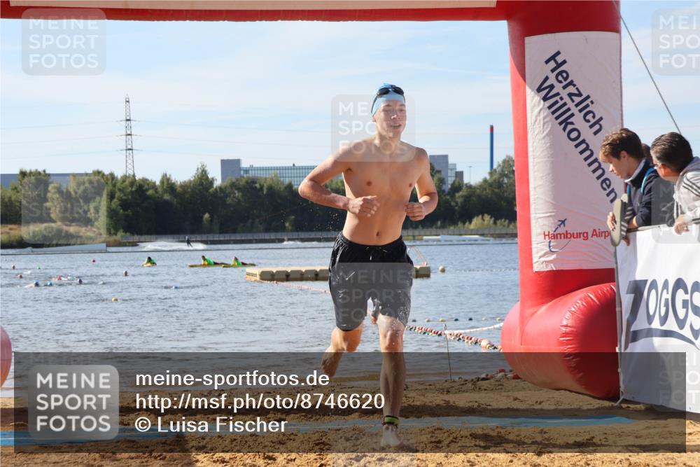 07.09.2025 - 19. Norderstedt Triathlon Luisa Fischer http://msf.ph/oto/8746620 07.09.2025 10:26:01 Schwimmen 99, 110, 693 meine-sportfotos.de