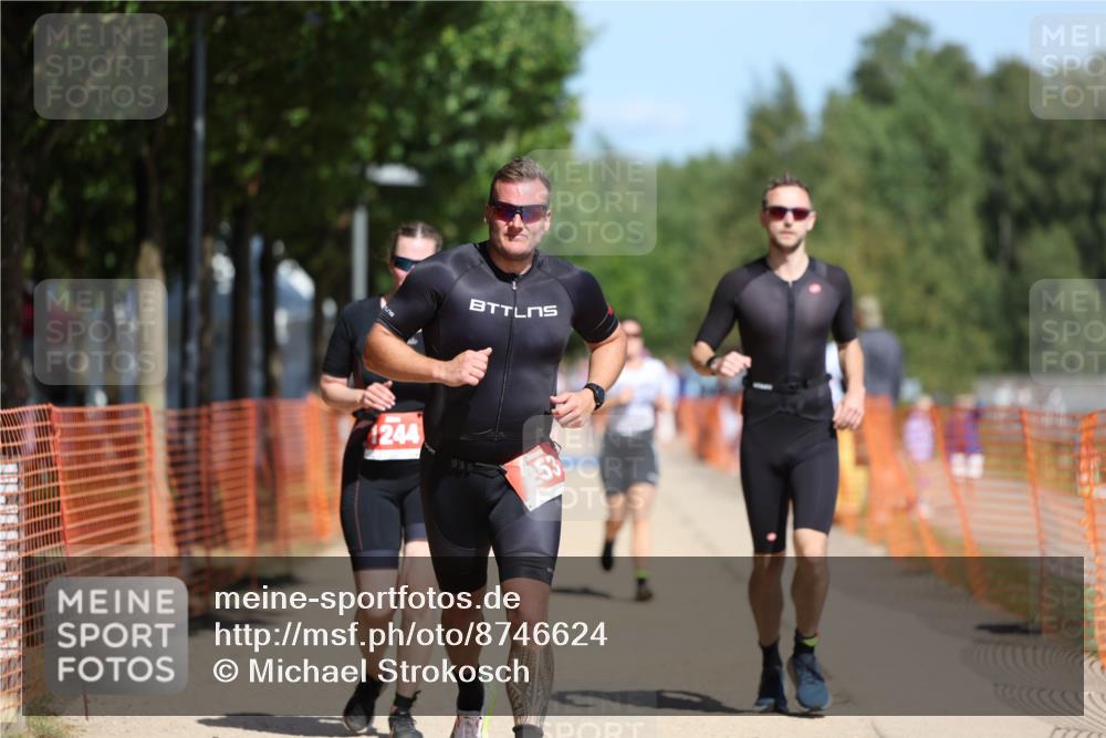 07.09.2025 - 19. Norderstedt Triathlon Michael Strokosch http://msf.ph/oto/8746624 07.09.2025 12:37:06 Laufen 253, 260, 280, 738, 1244 meine-sportfotos.de