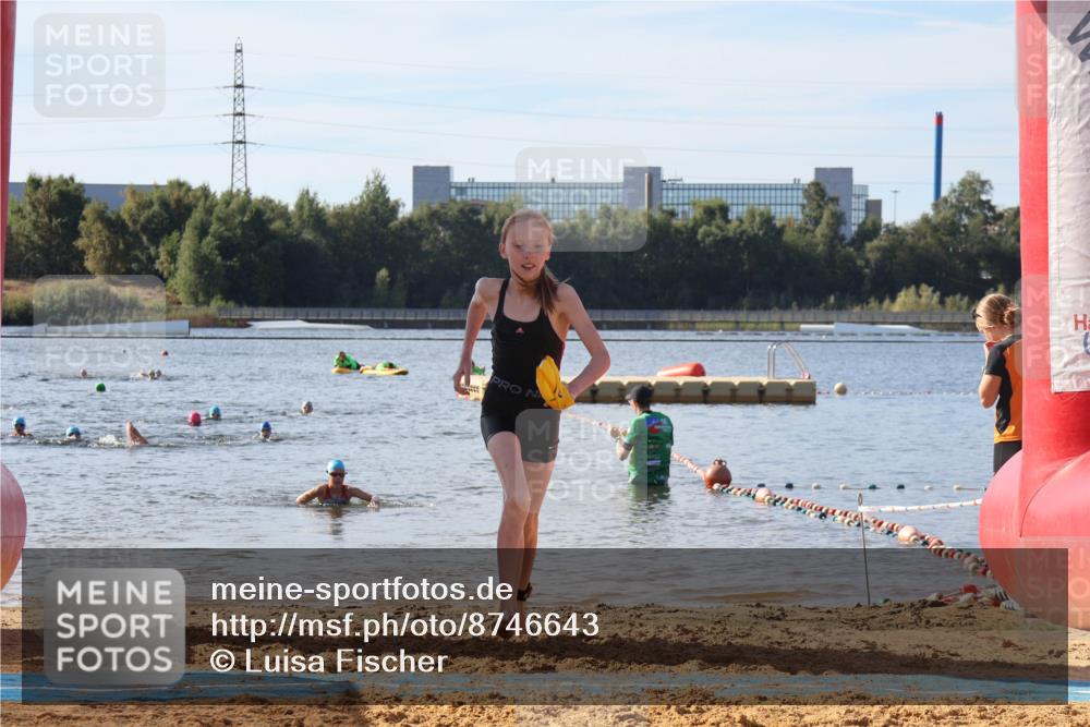 07.09.2025 - 19. Norderstedt Triathlon Luisa Fischer http://msf.ph/oto/8746643 07.09.2025 10:26:36 Schwimmen 78 meine-sportfotos.de