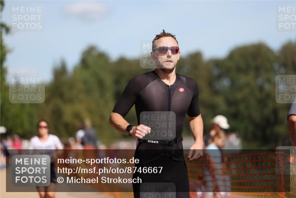 07.09.2025 - 19. Norderstedt Triathlon Michael Strokosch http://msf.ph/oto/8746667 07.09.2025 12:37:08 Laufen 253, 260, 280, 738, 861, 1244 meine-sportfotos.de