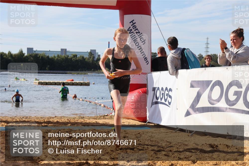 07.09.2025 - 19. Norderstedt Triathlon Luisa Fischer http://msf.ph/oto/8746671 07.09.2025 10:26:38 Schwimmen 78 meine-sportfotos.de