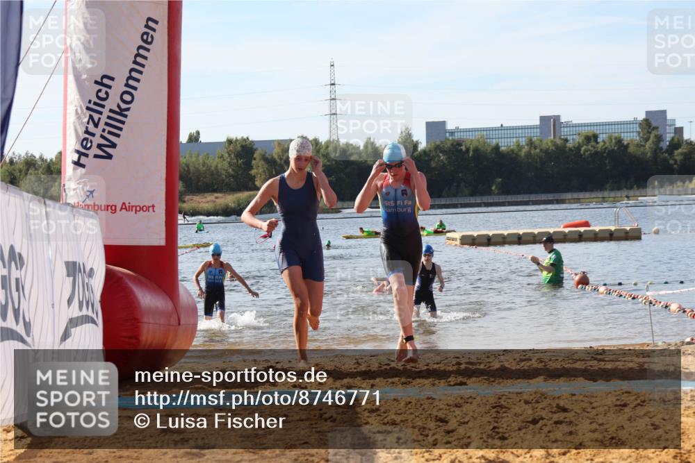 07.09.2025 - 19. Norderstedt Triathlon Luisa Fischer http://msf.ph/oto/8746771 07.09.2025 10:27:01 Schwimmen 56, 66, 641, 653 meine-sportfotos.de