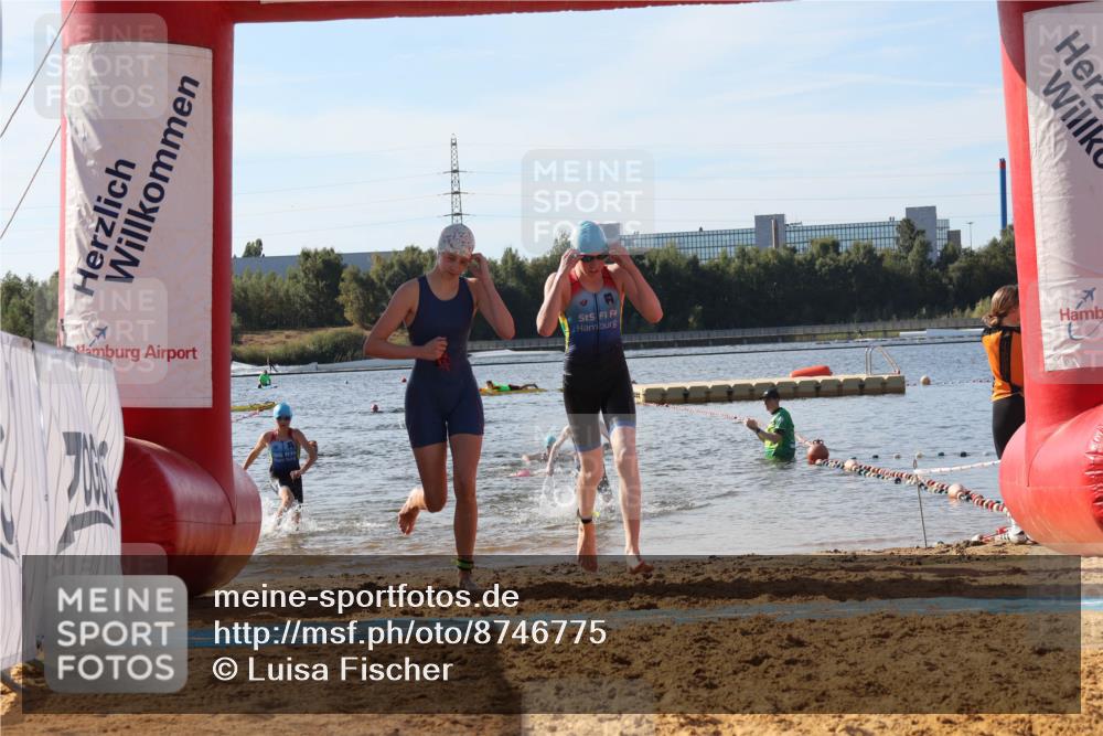 07.09.2025 - 19. Norderstedt Triathlon Luisa Fischer http://msf.ph/oto/8746775 07.09.2025 10:27:02 Schwimmen 56, 66, 641, 653 meine-sportfotos.de