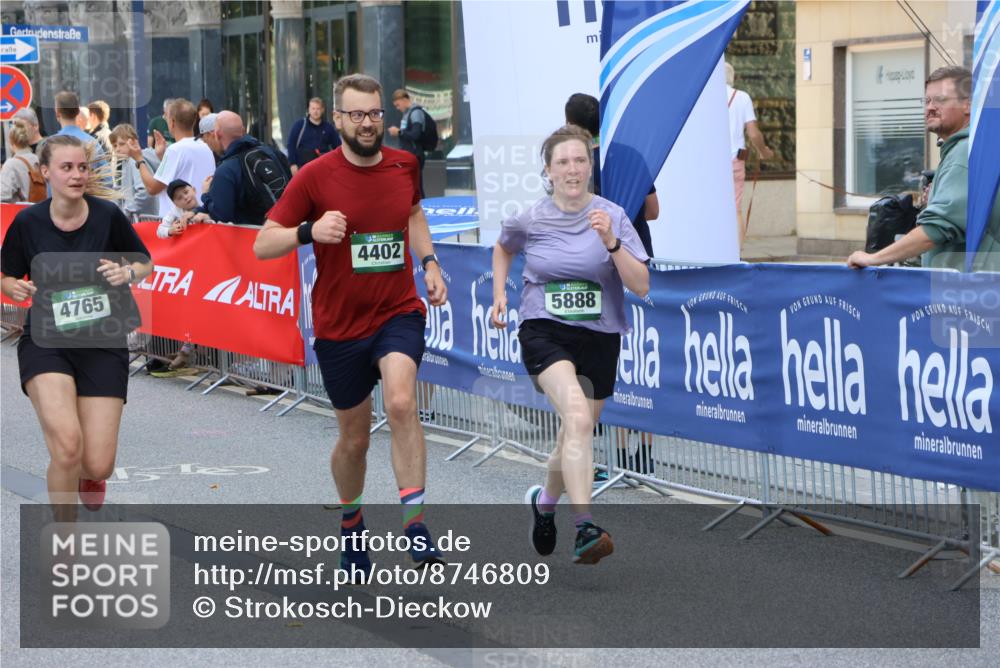 07.09.2025 - BARMER Alsterlauf Strokosch-Dieckow http://msf.ph/oto/8746809 07.09.2025 10:17:01 Ziel 2066, 2222, 2268, 2470, 2720, 2858, 2946, 3231, 3304, 3372, 3793, 3811, 4109, 4324, 4325, 4396, 4447, 4680, 4758, 5032, 5087, 5237, 5545, 5547, 8082 meine-sportfotos.de