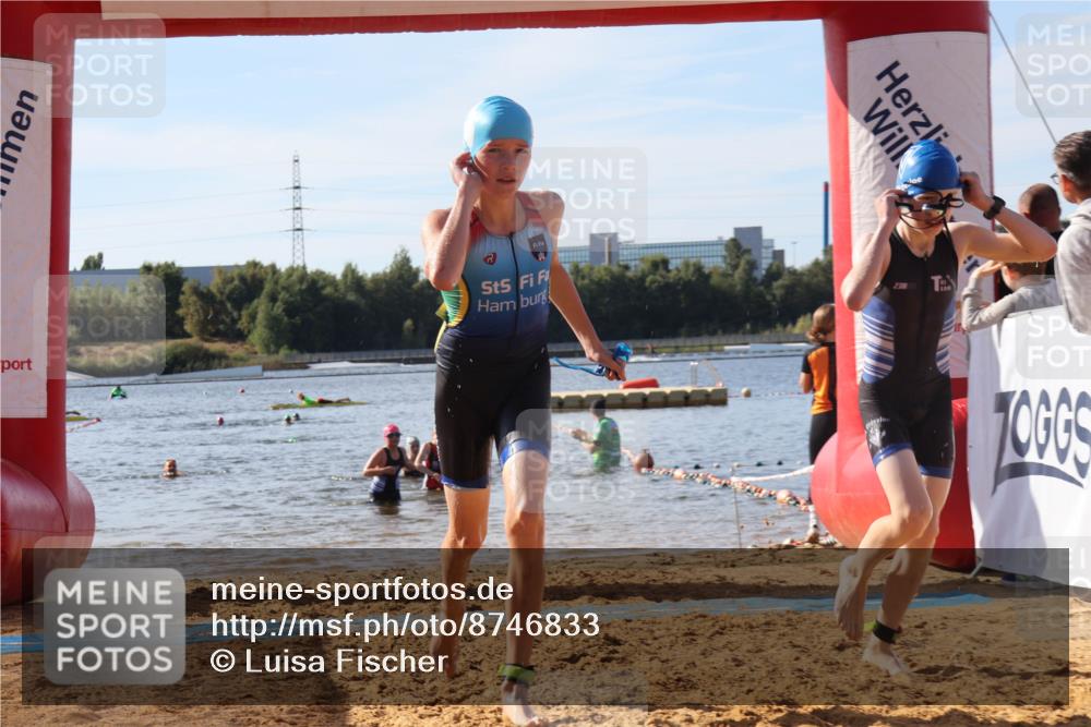 07.09.2025 - 19. Norderstedt Triathlon Luisa Fischer http://msf.ph/oto/8746833 07.09.2025 10:27:08 Schwimmen 56, 66, 641, 653 meine-sportfotos.de
