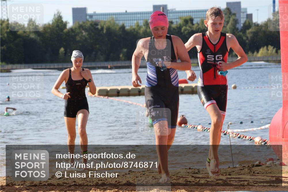 07.09.2025 - 19. Norderstedt Triathlon Luisa Fischer http://msf.ph/oto/8746871 07.09.2025 10:27:17 Schwimmen 56, 63, 66, 122, 666 meine-sportfotos.de