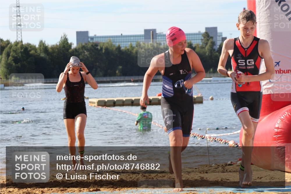 07.09.2025 - 19. Norderstedt Triathlon Luisa Fischer http://msf.ph/oto/8746882 07.09.2025 10:27:18 Schwimmen 56, 63, 66, 122, 666 meine-sportfotos.de