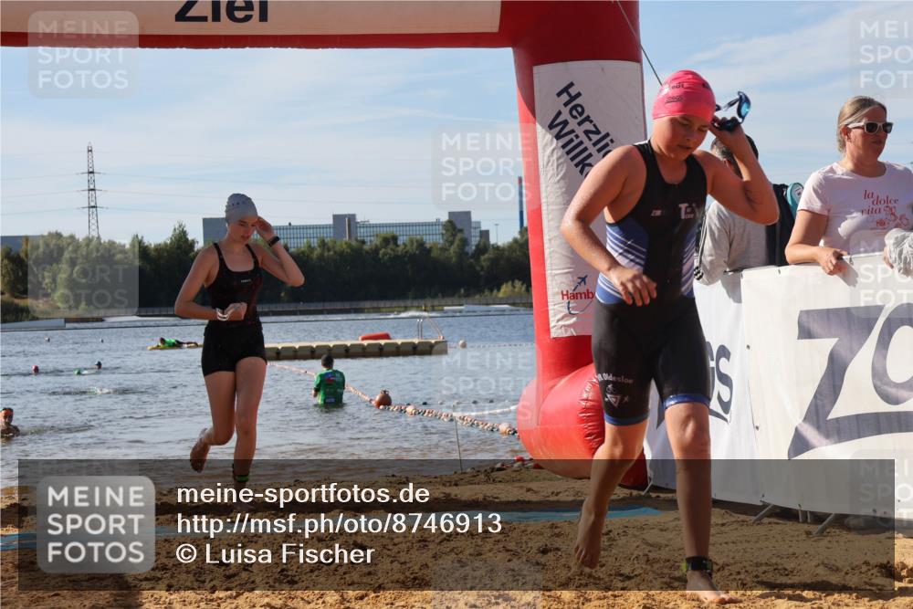 07.09.2025 - 19. Norderstedt Triathlon Luisa Fischer http://msf.ph/oto/8746913 07.09.2025 10:27:19 Schwimmen 56, 63, 66, 122, 666 meine-sportfotos.de