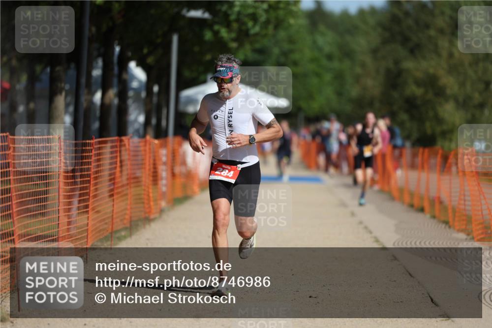 07.09.2025 - 19. Norderstedt Triathlon Michael Strokosch http://msf.ph/oto/8746986 07.09.2025 12:00:52 Laufen 284, 1152 meine-sportfotos.de