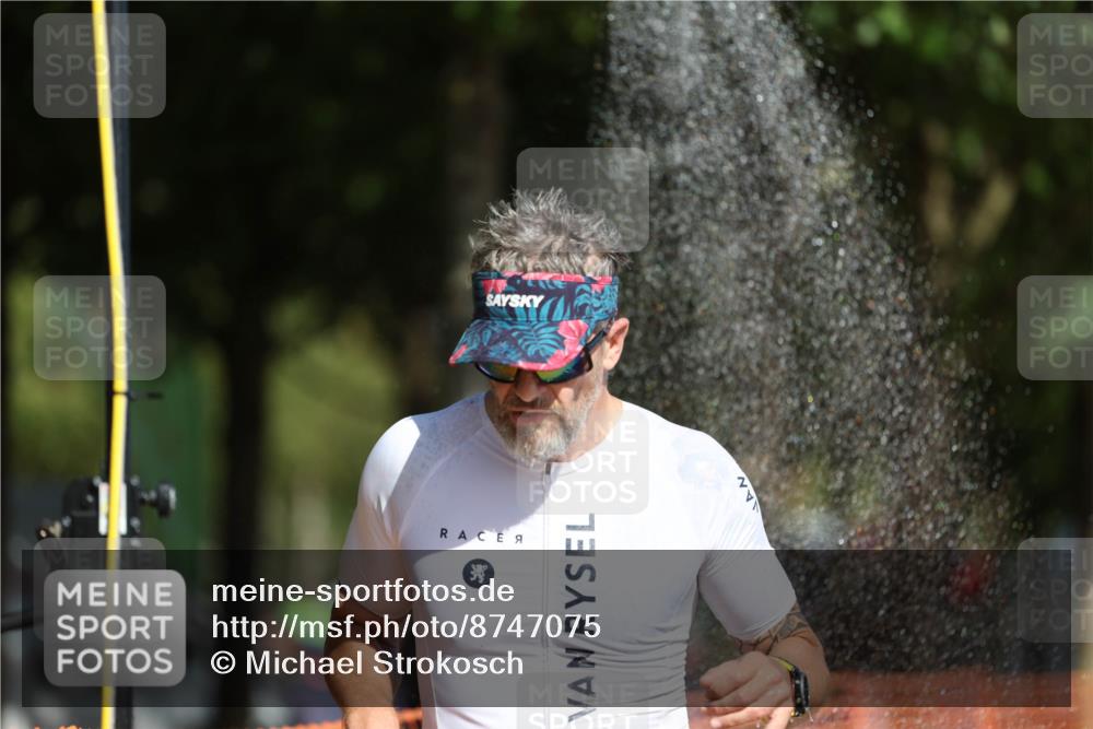 07.09.2025 - 19. Norderstedt Triathlon Michael Strokosch http://msf.ph/oto/8747075 07.09.2025 12:00:55 Laufen 284, 1152 meine-sportfotos.de