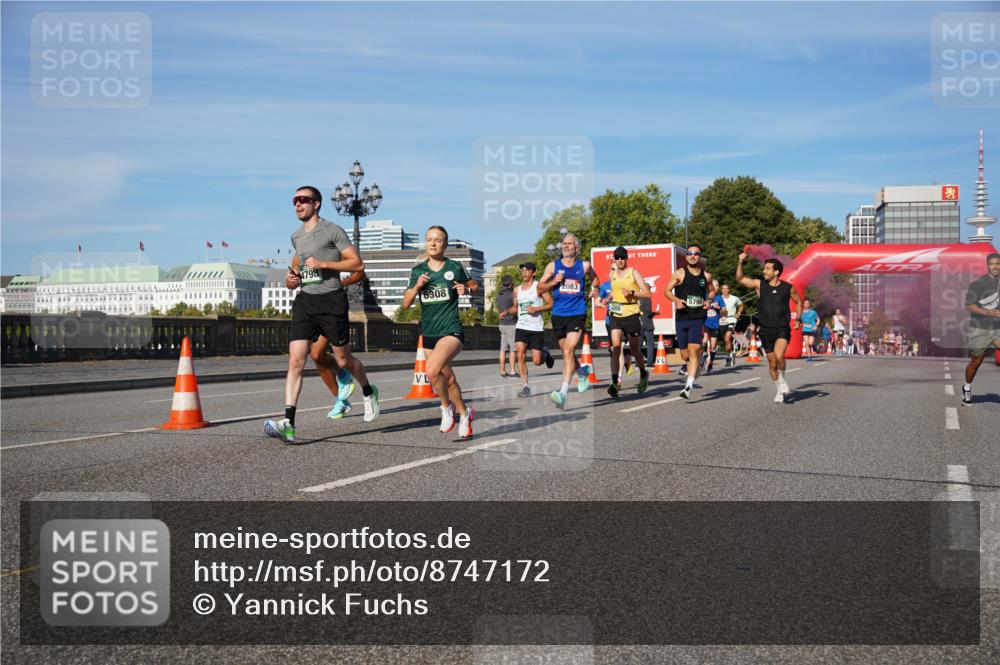 07.09.2025 - BARMER Alsterlauf Yannick Fuchs http://msf.ph/oto/8747172 07.09.2025 09:32:19 Laufen 6308, 2083 meine-sportfotos.de