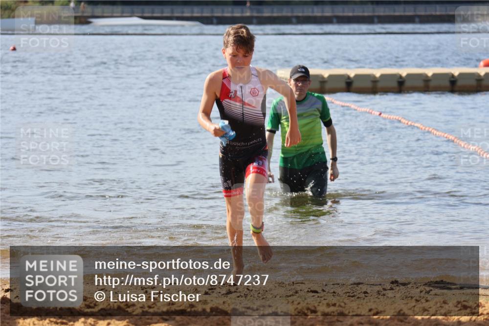 07.09.2025 - 19. Norderstedt Triathlon Luisa Fischer http://msf.ph/oto/8747237 07.09.2025 10:30:26 Schwimmen 69 meine-sportfotos.de