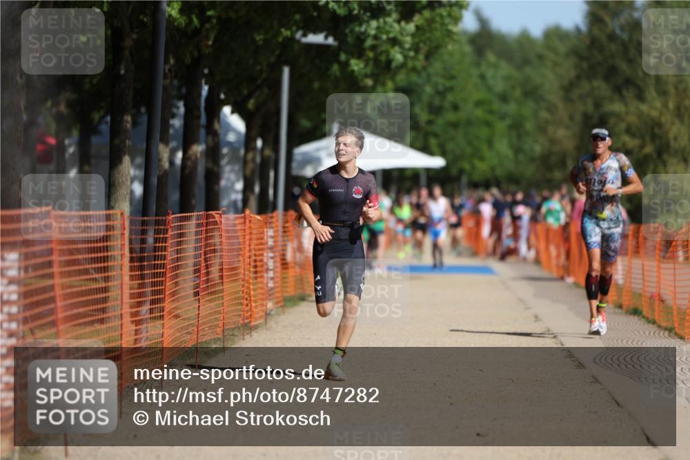 07.09.2025 - 19. Norderstedt Triathlon Michael Strokosch http://msf.ph/oto/8747282 07.09.2025 12:01:04 Laufen 787, 1152, 1156 meine-sportfotos.de