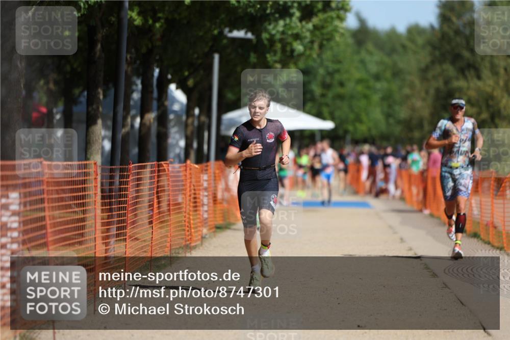 07.09.2025 - 19. Norderstedt Triathlon Michael Strokosch http://msf.ph/oto/8747301 07.09.2025 12:01:05 Laufen 787, 1156 meine-sportfotos.de