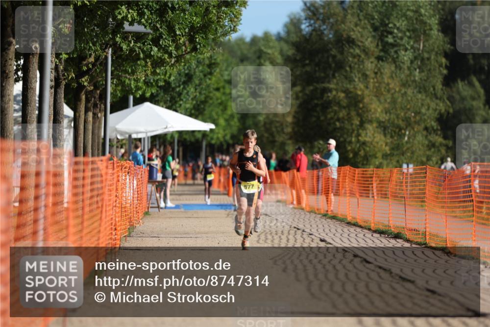 07.09.2025 - 19. Norderstedt Triathlon Michael Strokosch http://msf.ph/oto/8747314 07.09.2025 09:45:38 Laufen 577 meine-sportfotos.de