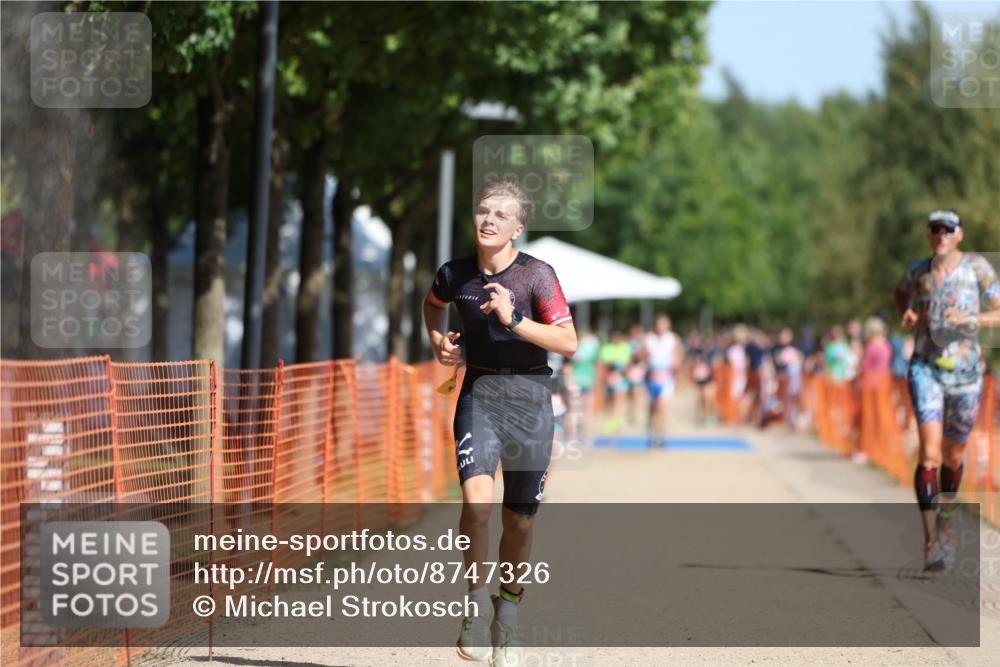 07.09.2025 - 19. Norderstedt Triathlon Michael Strokosch http://msf.ph/oto/8747326 07.09.2025 12:01:06 Laufen 787, 1156 meine-sportfotos.de