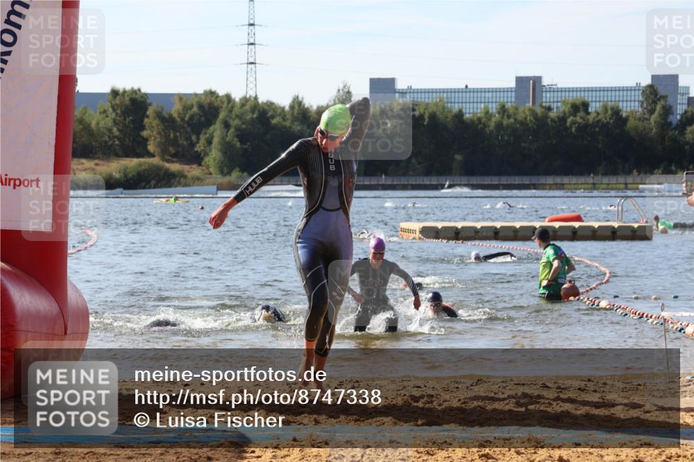 07.09.2025 - 19. Norderstedt Triathlon Luisa Fischer http://msf.ph/oto/8747338 07.09.2025 10:48:57 Schwimmen 1163, 1165, 1168, 1185, 1191 meine-sportfotos.de