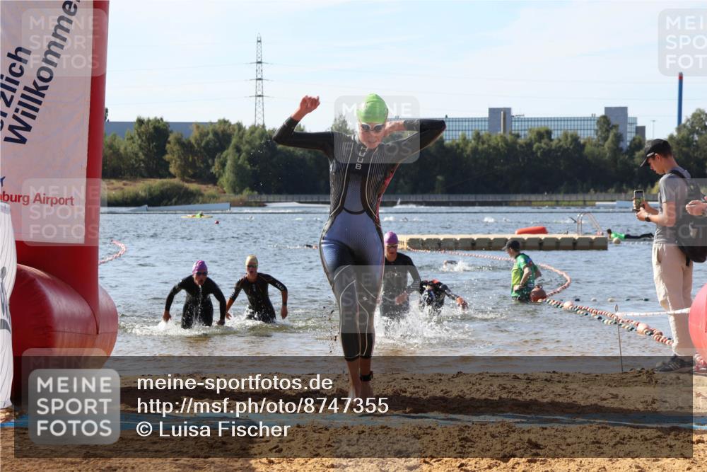 07.09.2025 - 19. Norderstedt Triathlon Luisa Fischer http://msf.ph/oto/8747355 07.09.2025 10:48:57 Schwimmen 1163, 1165, 1168, 1185, 1191 meine-sportfotos.de